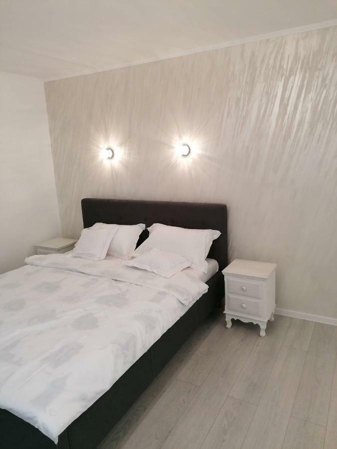 White Studio Apartamento Cluj-Napoca Exterior foto