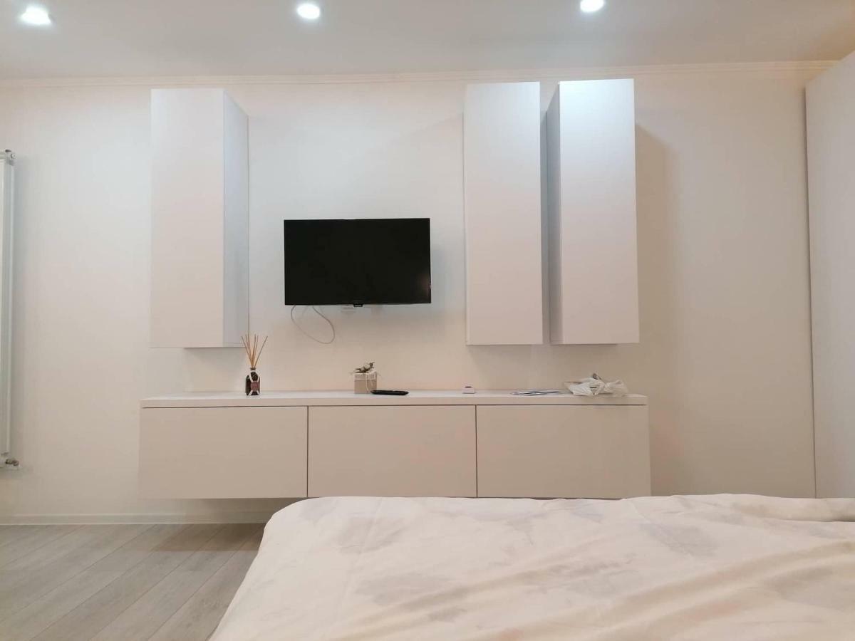 White Studio Apartamento Cluj-Napoca Exterior foto